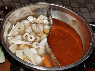 这是印尼的食物，看起来很好吃。我看得越久就越饿
