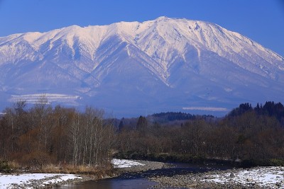 岩手山和河