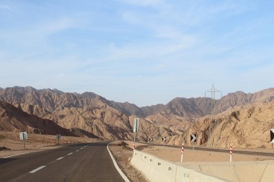达哈卜山上的路。