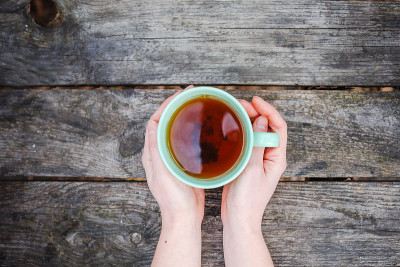 茶杯暖手