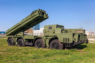 9K58 Smerch 300毫米多发射火箭系统(MLRS)