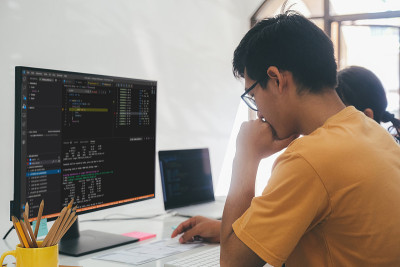 UX UI和编程开发技术。