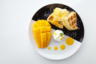 冰淇淋芒果华夫饼