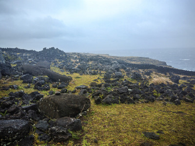 rano raraku, rapa nui, ocean view