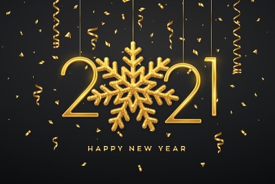 2021年新年快乐。悬挂着金色金属数字2021，闪耀的雪花和五彩纸屑在黑色的背景。新年贺卡或横幅模板