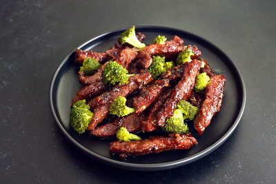 牛肉炒花椰菜盘