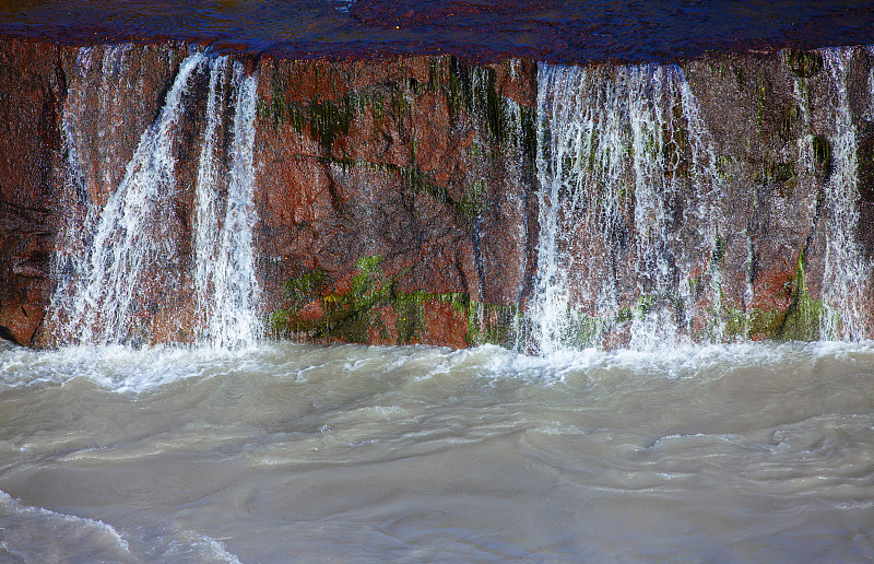 冰岛hraunfossar瀑布