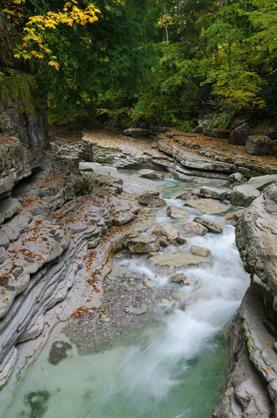 秋季山洪