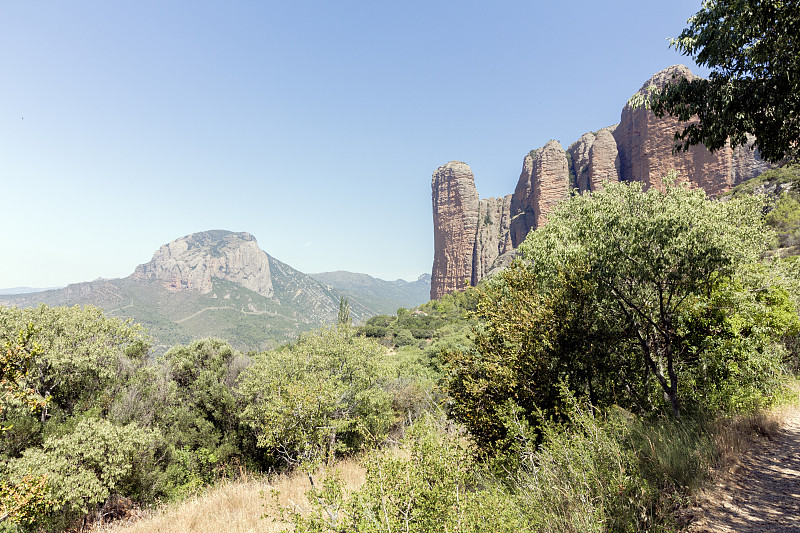 Riglos的山和木槌(西班牙语为“Mallos de Riglos”)