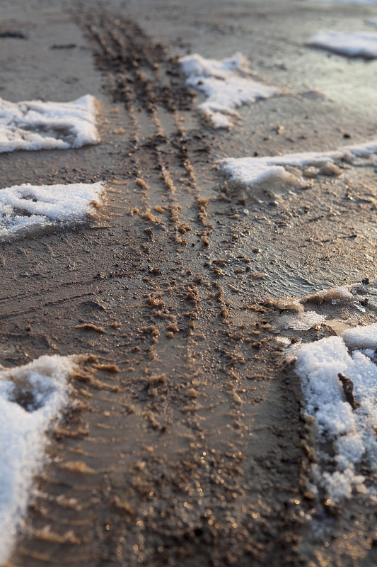 泥泞的道路