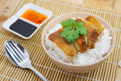 烤鸡配酱饭