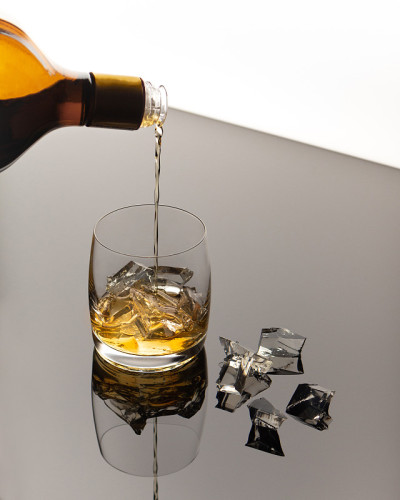 朗姆酒加冰块