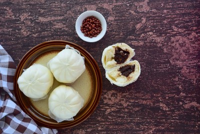用红豆沙做馅的亚洲馒头