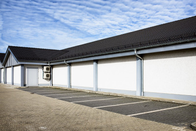 现代商店前面
