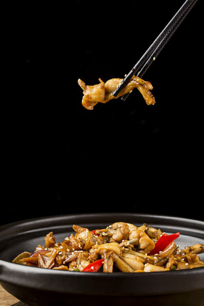 美味的中国食物辣椒炸青蛙