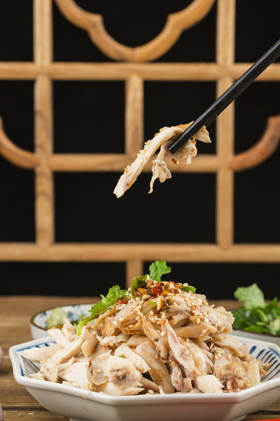 一道中国菜:鸡肉丝