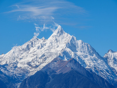 中国云南梅里雪山景观。