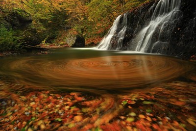 岩手县，秋日山涧