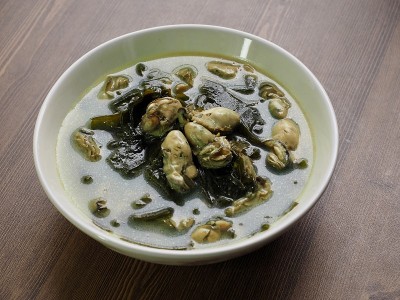韩国美食牡蛎紫菜汤，美炖锅