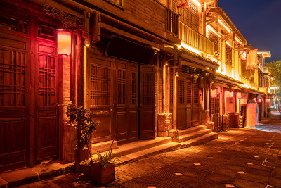 中国重庆古镇街道夜景