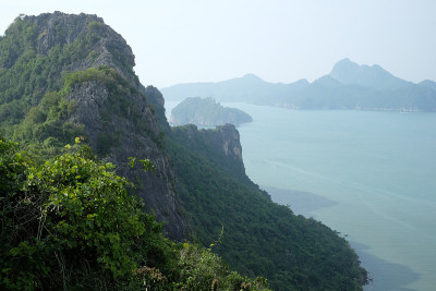 哈罗厌倦了泰国的普拉丘布山
