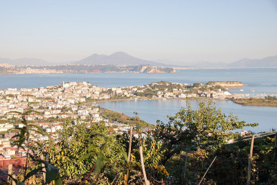 米塞诺湖和海湾的景观