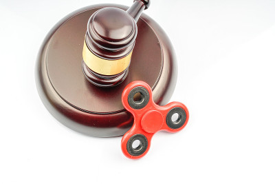 Gavel and spinner
