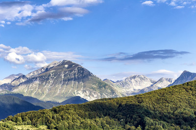 拉加山