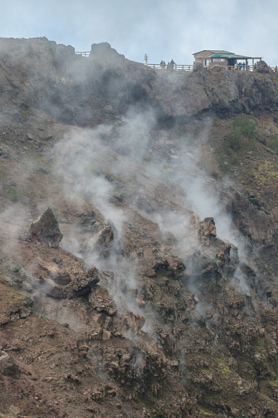 维苏威火山坑