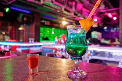 在酒吧的鸡尾酒