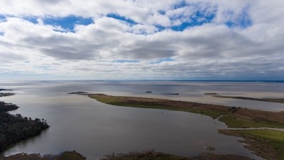 莫比尔湾东岸