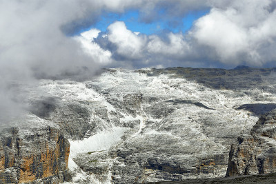 Piz Boè 月球白云岩景观全景，塞拉隆达联合国教科文组织，特伦蒂诺上阿迪杰