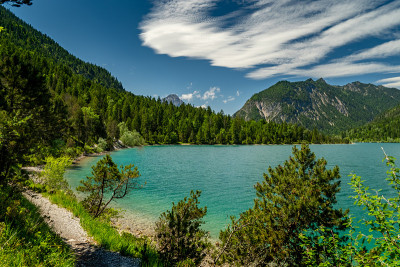 高山湖泊湾