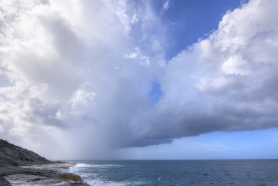 热带海域有雨