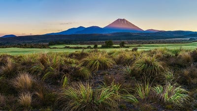 锥形火山，日出，恩格鲁霍火山，新西兰