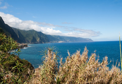 葡萄牙圣维森特地区马德拉北部海岸线的景色
