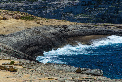悬崖在Dwejra, Gozo，