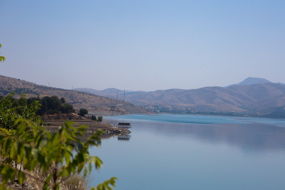 以拉齐格的哈扎尔湖(Elazığ)是该地区最重要的自然资产之一。