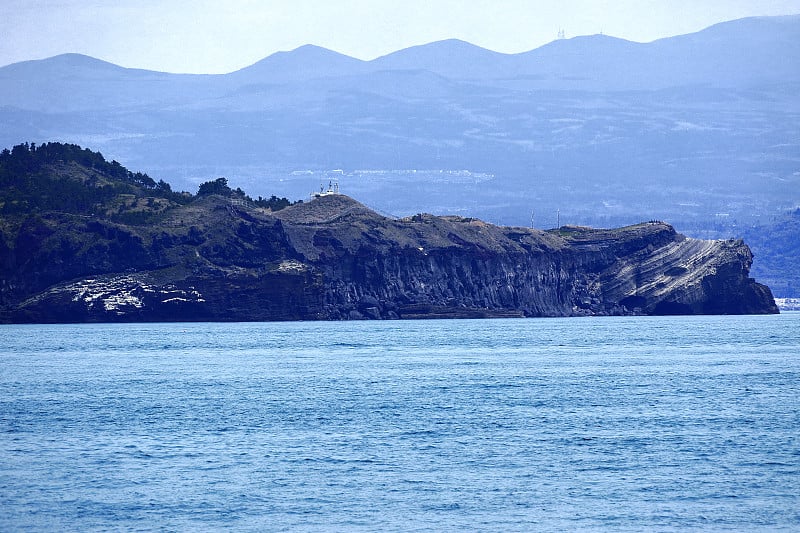 济州岛海岸，山山，悬崖，悬崖，大海，海浪，岛屿，