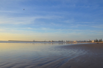 美丽的日落在Essaouira，摩洛哥。