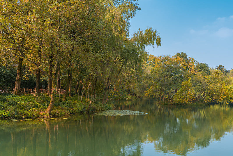 西湖的中国建筑