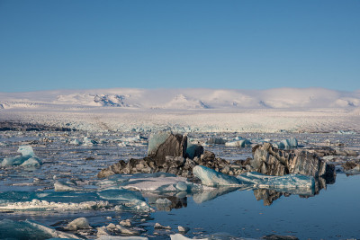 冰岛南部Jokulsarlon冰川泻湖中的冰山