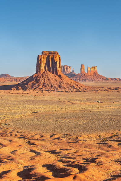 纪念碑谷地区的科罗拉多高原与巨大的砂岩在Arizonaâ犹他州边界上，在一个纳瓦霍民族保留地。美