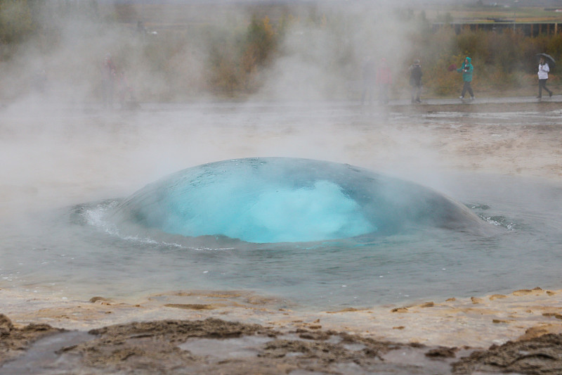 冰岛的 Strokkur Geysir