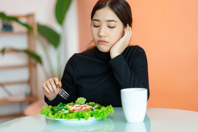 亚洲女性节食