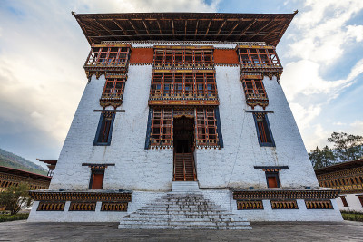 亚洲不丹廷布的Trashi Chhoe Dzong寺外