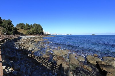 韩国江原束草市的Oeongchi海滩。