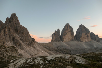 这是意大利Dolomites地区的trecime di Lavaredo (Drei Zinnen)