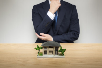 建筑模型和商人