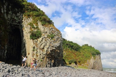 如沙洲状节理、奇岩、峭壁、海岸、